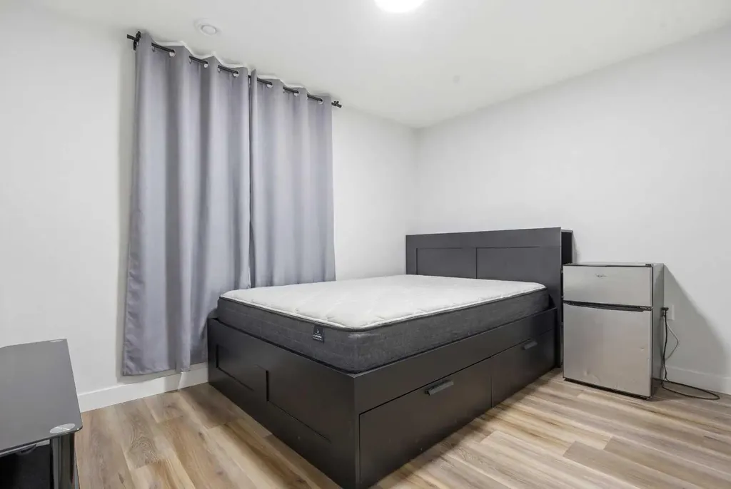 212 Panatella Drive NW Calgary AB T3K0T4