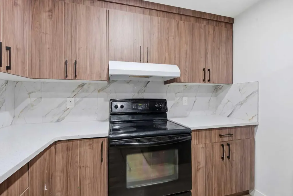 212 Panatella Drive NW Calgary AB T3K0T4