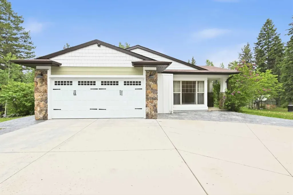 52 Woodlands Drive Rural Clearwater County AB T4T 2A4