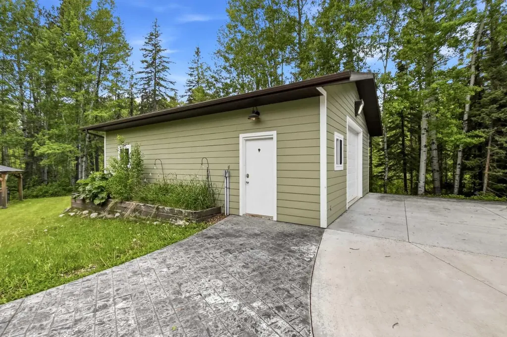 52 Woodlands Drive Rural Clearwater County AB T4T 2A4