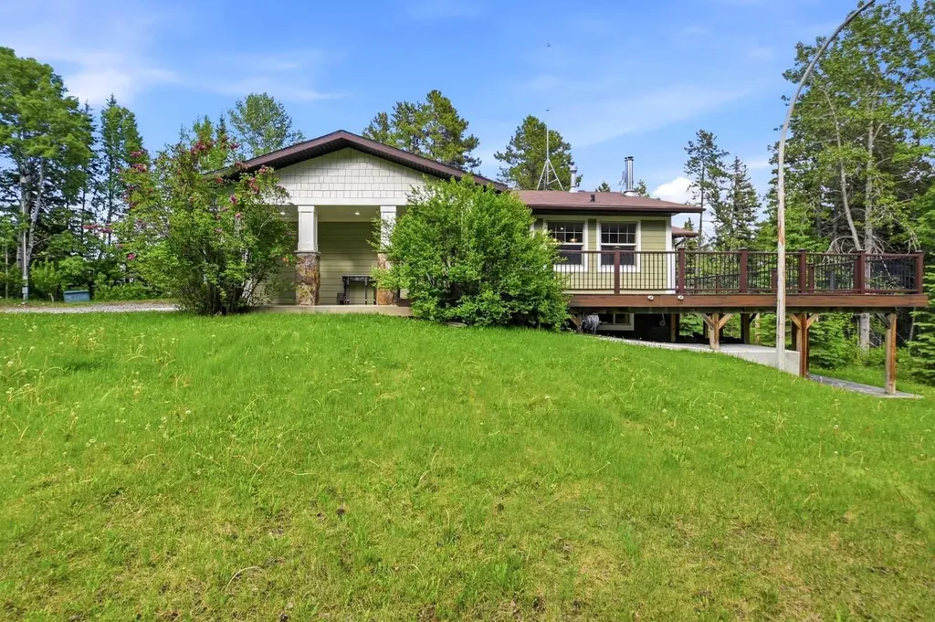 52 Woodlands Drive Rural Clearwater County AB T4T 2A4