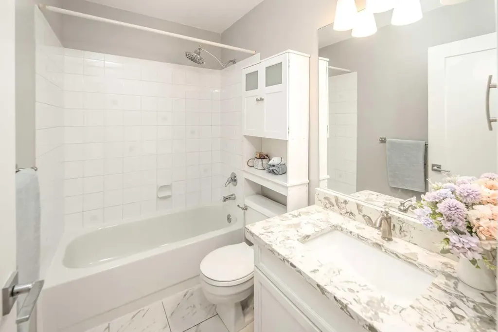 10 Somerset Court SW Calgary AB T2Y 3H4