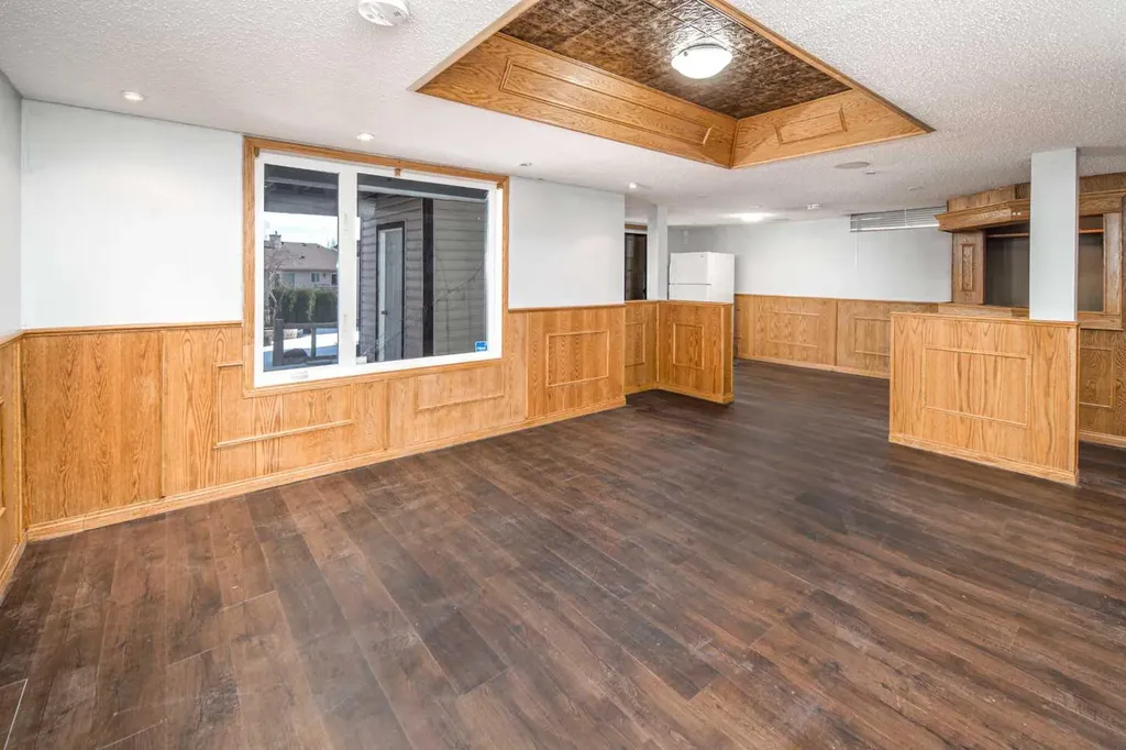 10 Somerset Court SW Calgary AB T2Y 3H4