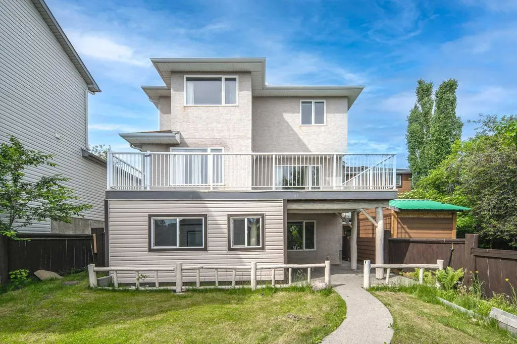 10 Somerset Court SW Calgary AB T2Y 3H4