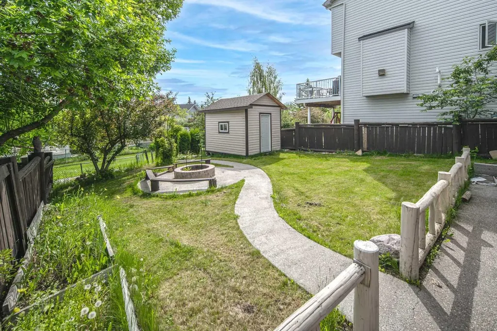 10 Somerset Court SW Calgary AB T2Y 3H4