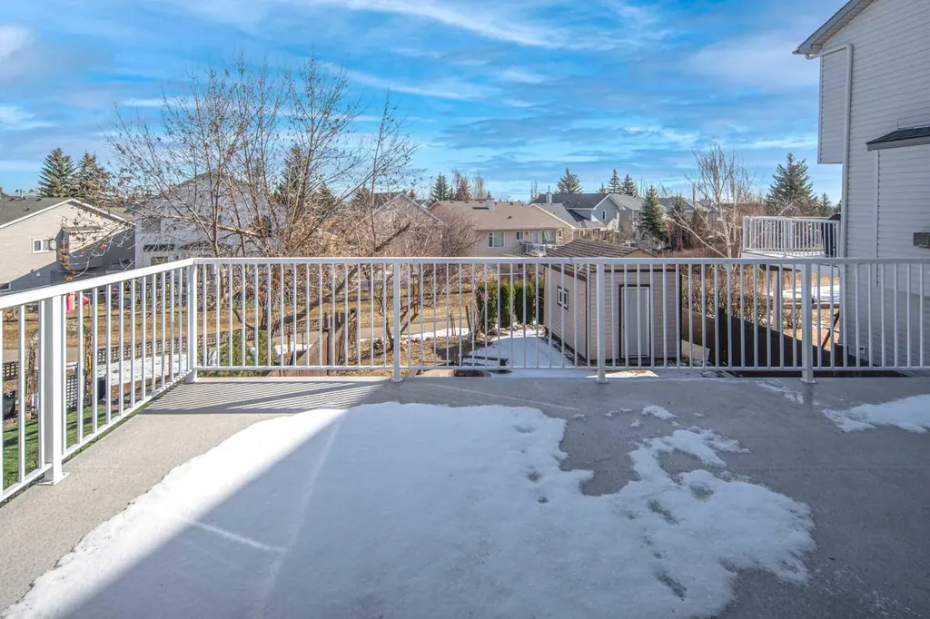 10 Somerset Court SW Calgary AB T2Y 3H4
