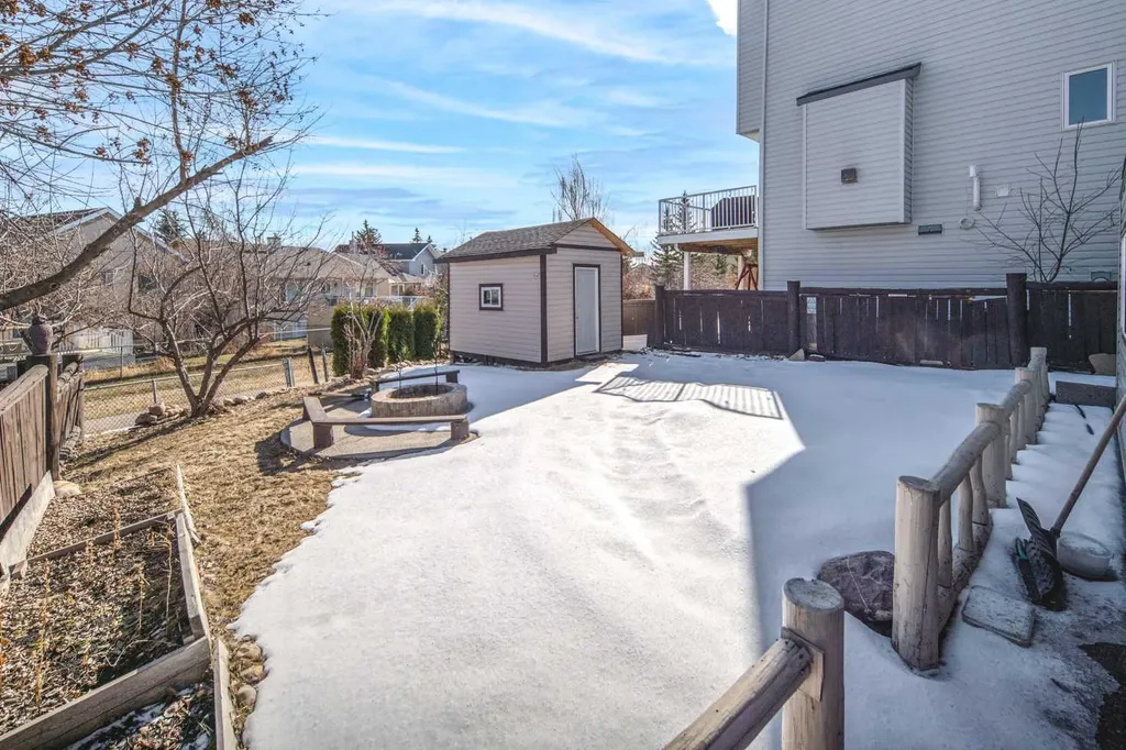 10 Somerset Court SW Calgary AB T2Y 3H4