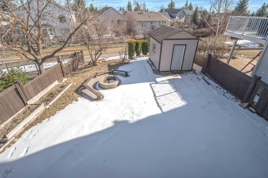 10 Somerset Court SW Calgary AB T2Y 3H4