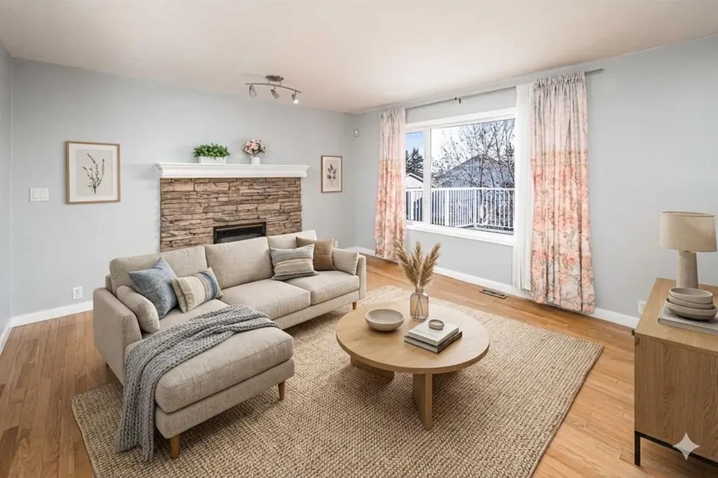 10 Somerset Court SW Calgary AB T2Y 3H4
