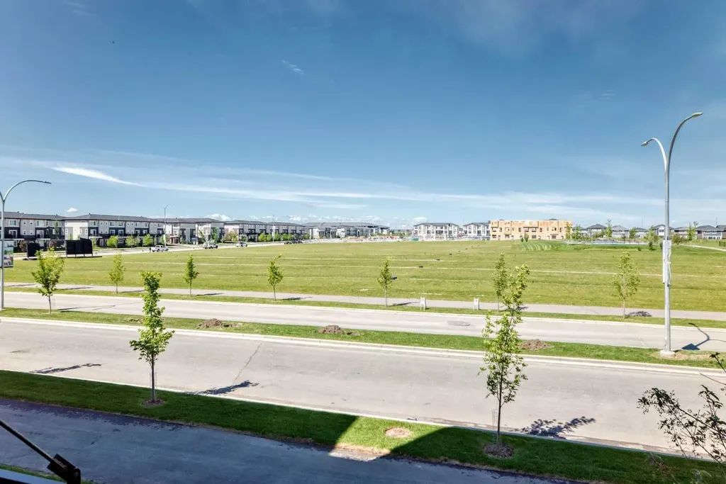 63 Corner Glen Crescent NE Calgary AB T3N2R6