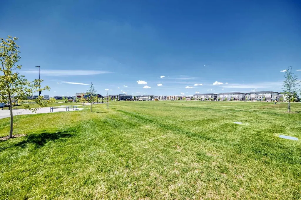 63 Corner Glen Crescent NE Calgary AB T3N2R6