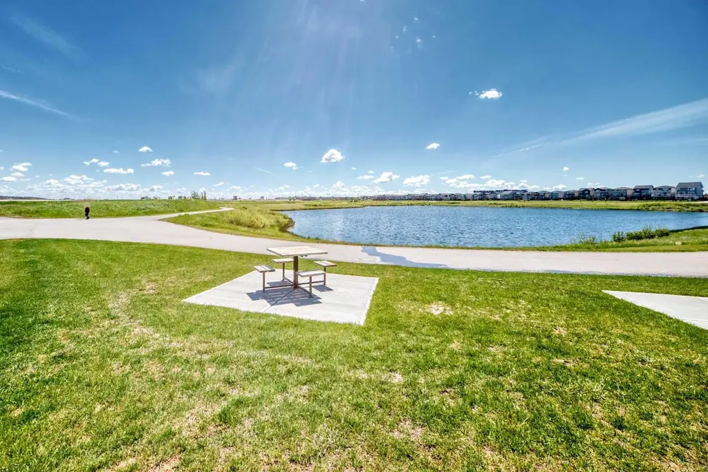 63 Corner Glen Crescent NE Calgary AB T3N2R6