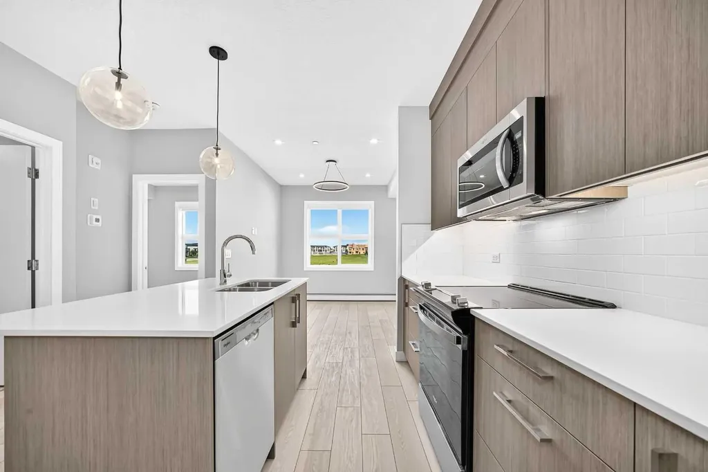 63 Corner Glen Crescent NE Calgary AB T3N2R6