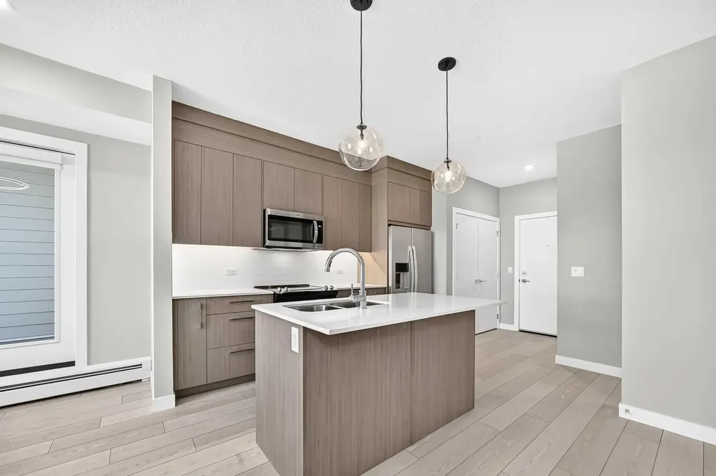 63 Corner Glen Crescent NE Calgary AB T3N2R6