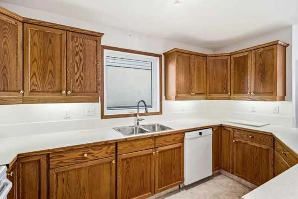 303A Centre Street N Sundre AB T0M 1X0