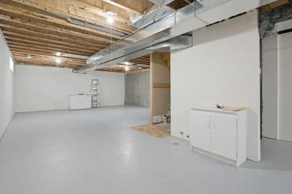 303A Centre Street N Sundre AB T0M 1X0