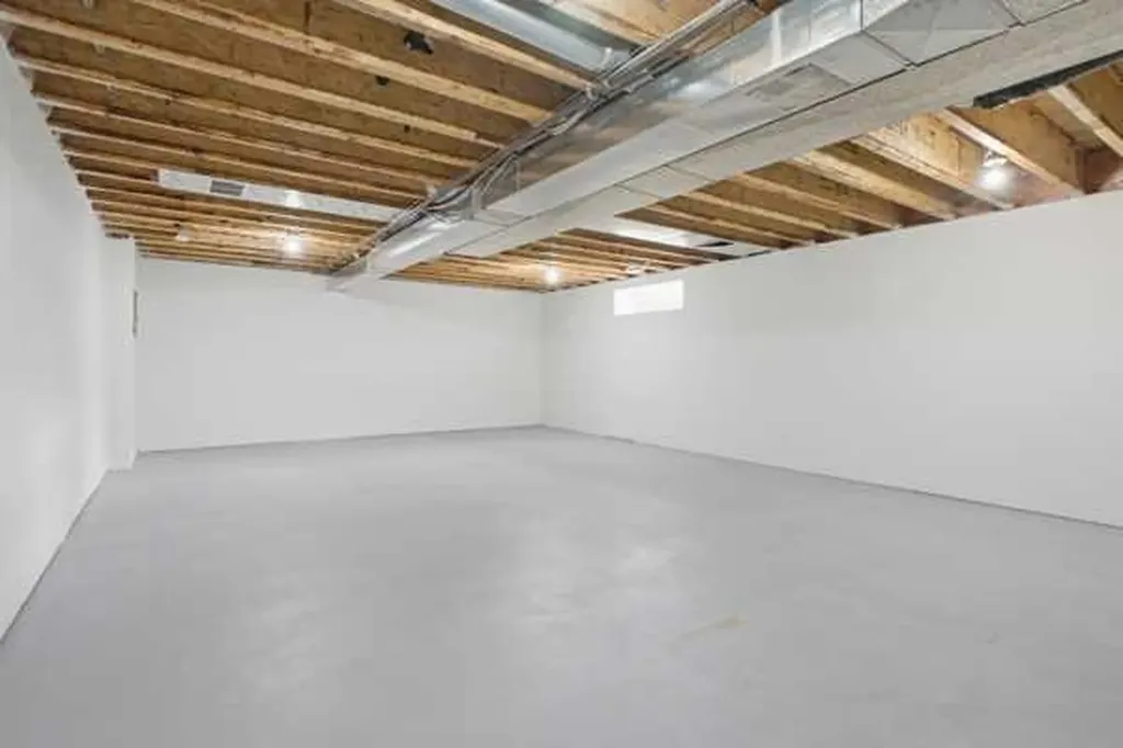 303A Centre Street N Sundre AB T0M 1X0