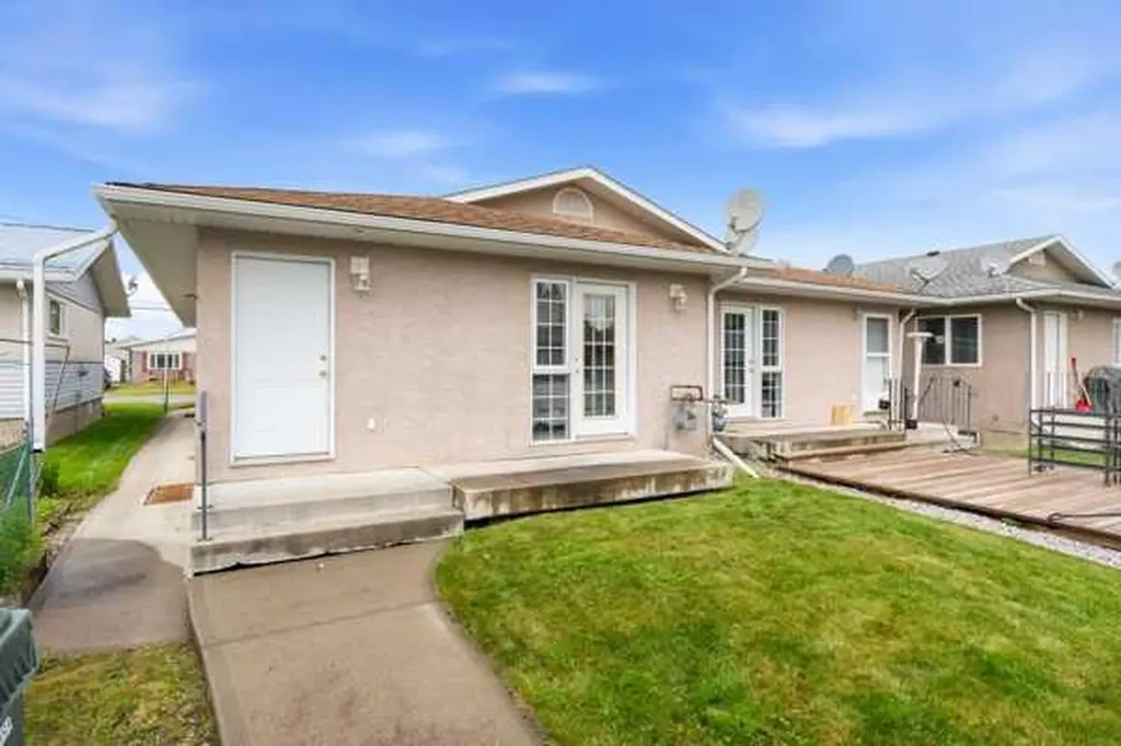303A Centre Street N Sundre AB T0M 1X0