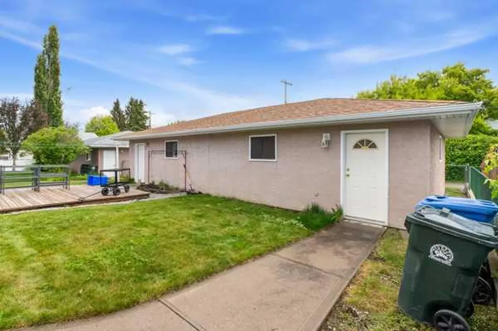 303A Centre Street N Sundre AB T0M 1X0