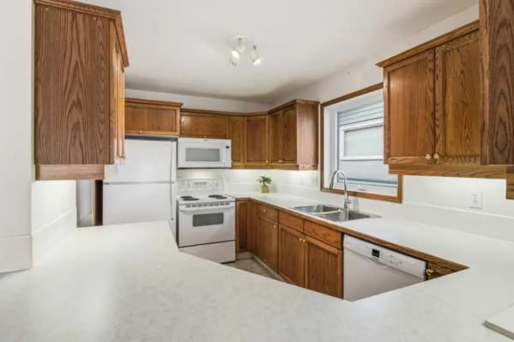 303A Centre Street N Sundre AB T0M 1X0