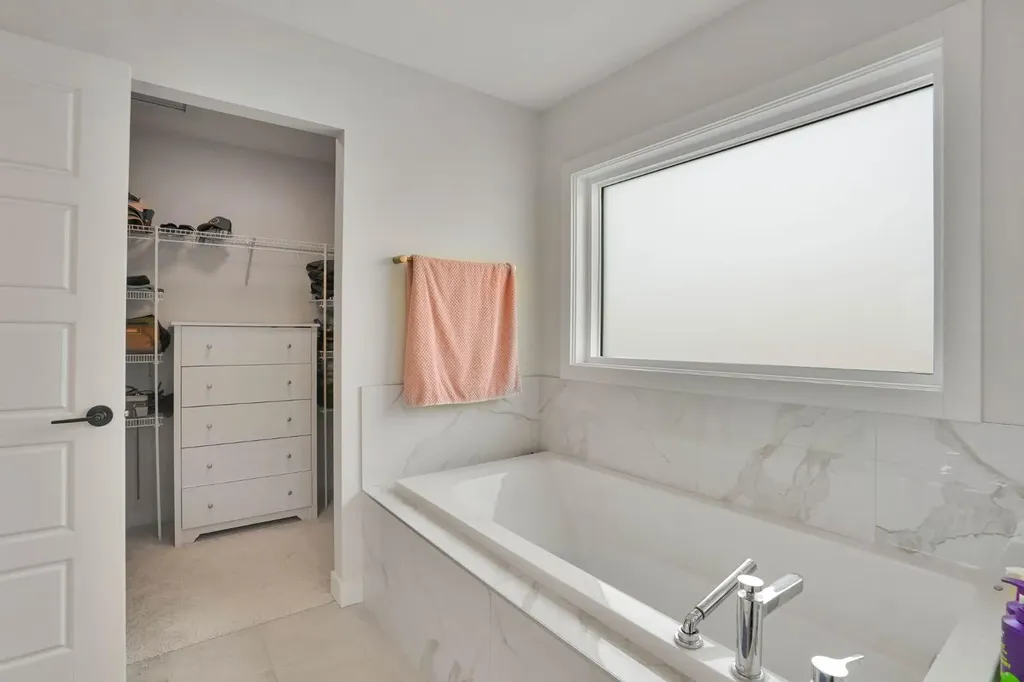 101 Wolf Hollow Terrace SE Calgary AB T2X6C5
