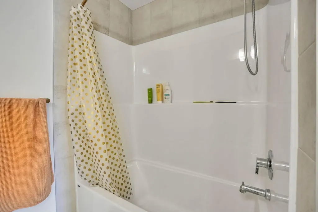 101 Wolf Hollow Terrace SE Calgary AB T2X6C5