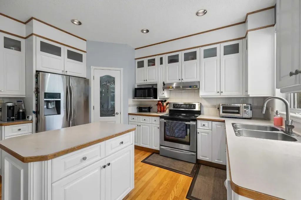 31 Hamptons Heath NW Calgary AB T3A 5E8