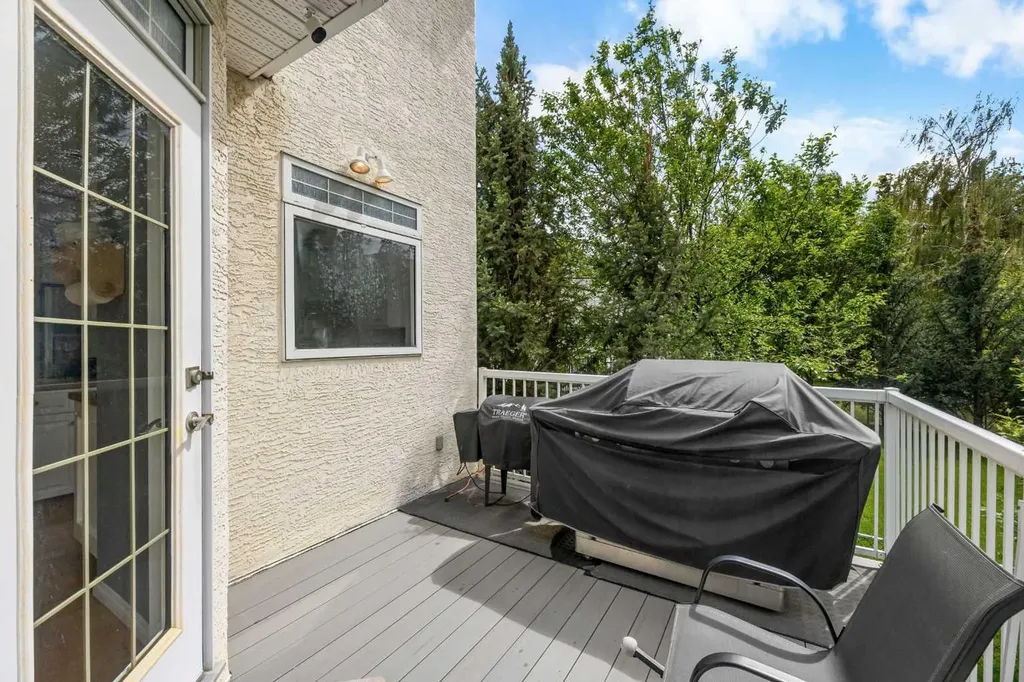 31 Hamptons Heath NW Calgary AB T3A 5E8