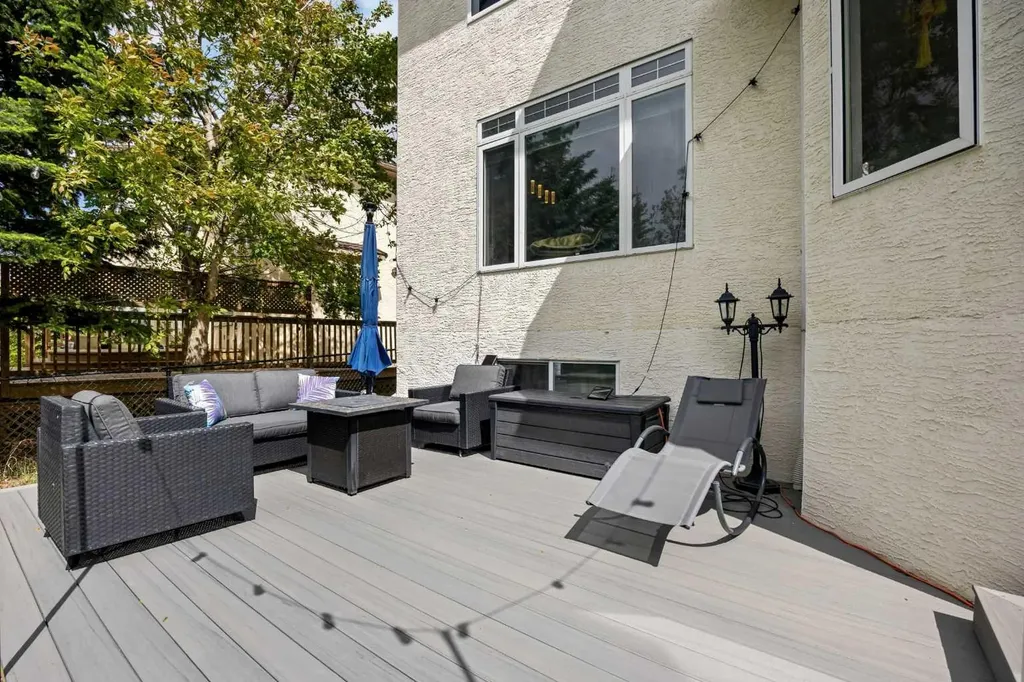 31 Hamptons Heath NW Calgary AB T3A 5E8