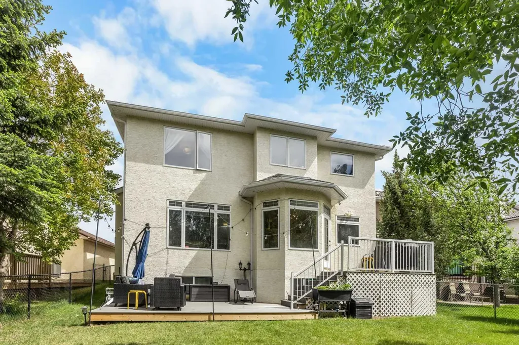 31 Hamptons Heath NW Calgary AB T3A 5E8