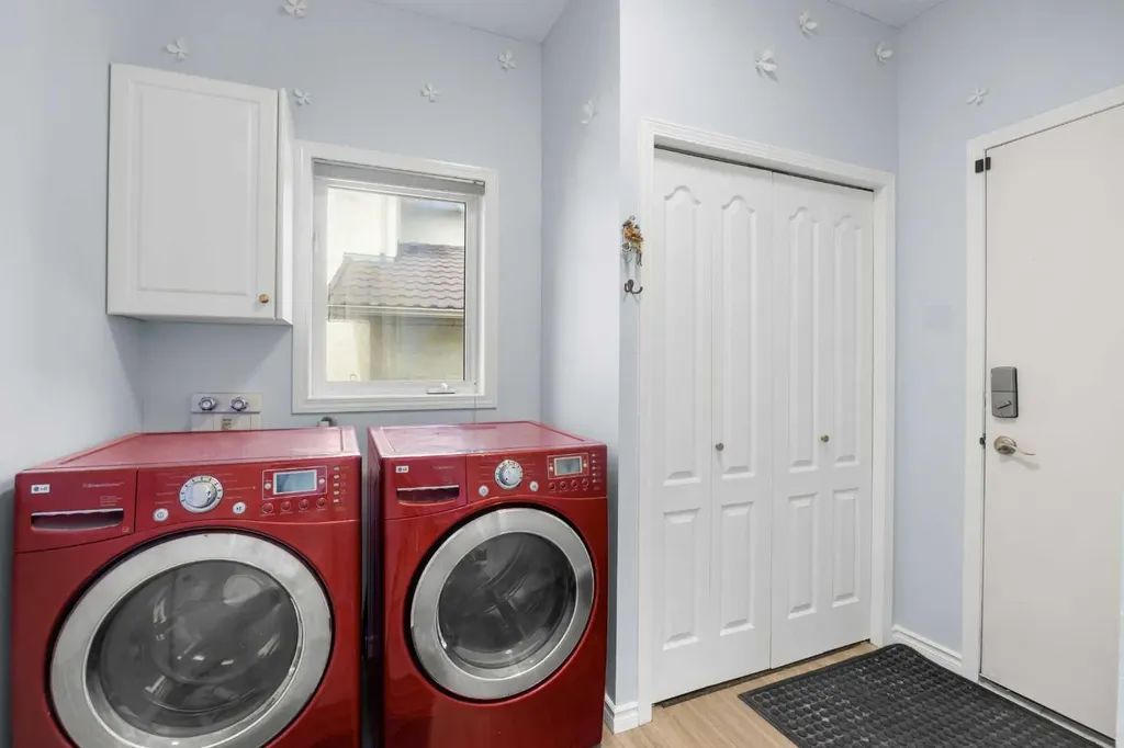 31 Hamptons Heath NW Calgary AB T3A 5E8