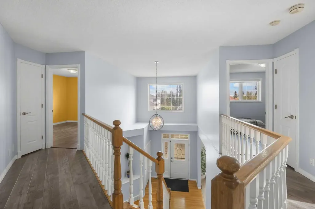 31 Hamptons Heath NW Calgary AB T3A 5E8