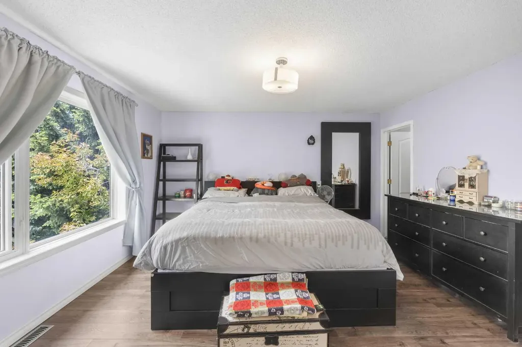 31 Hamptons Heath NW Calgary AB T3A 5E8