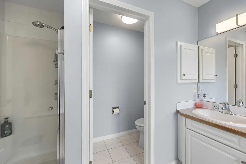 31 Hamptons Heath NW Calgary AB T3A 5E8