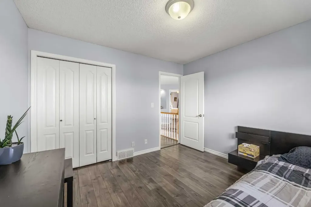 31 Hamptons Heath NW Calgary AB T3A 5E8