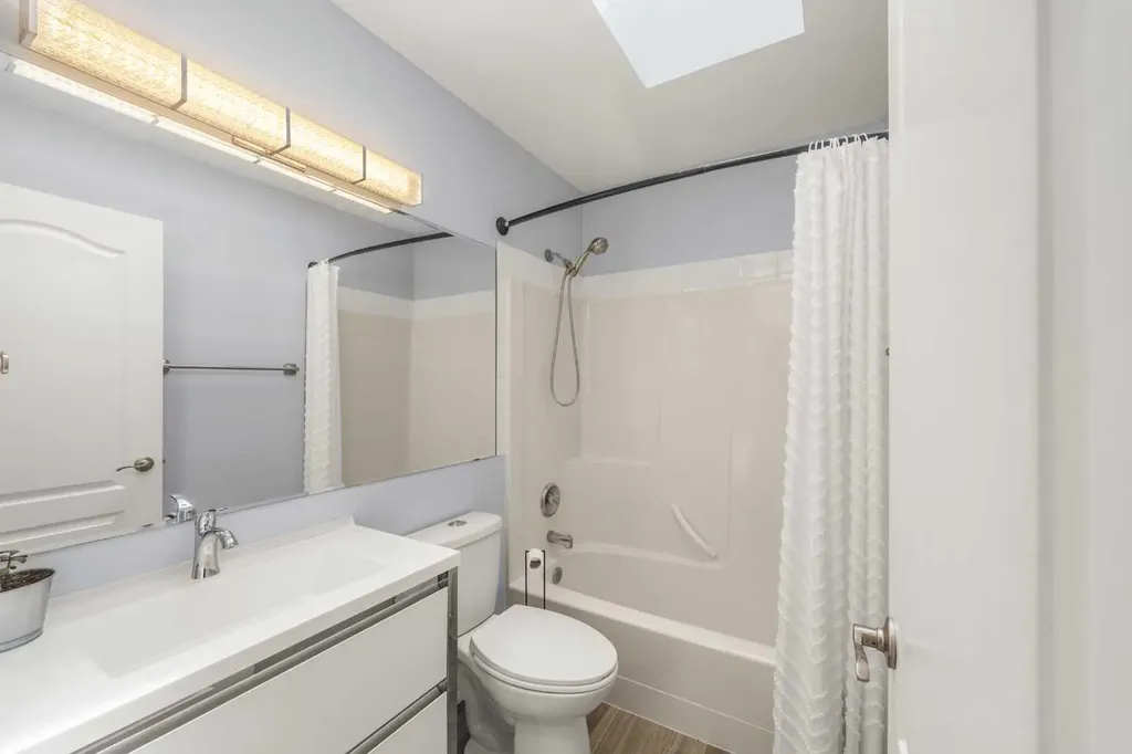31 Hamptons Heath NW Calgary AB T3A 5E8