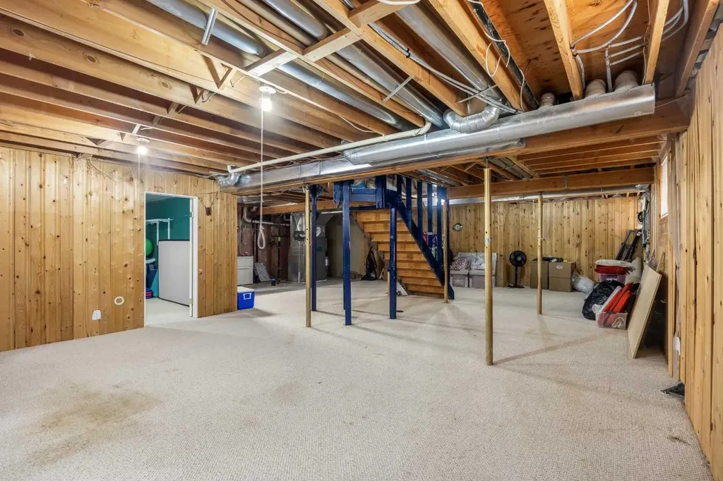 31 Hamptons Heath NW Calgary AB T3A 5E8