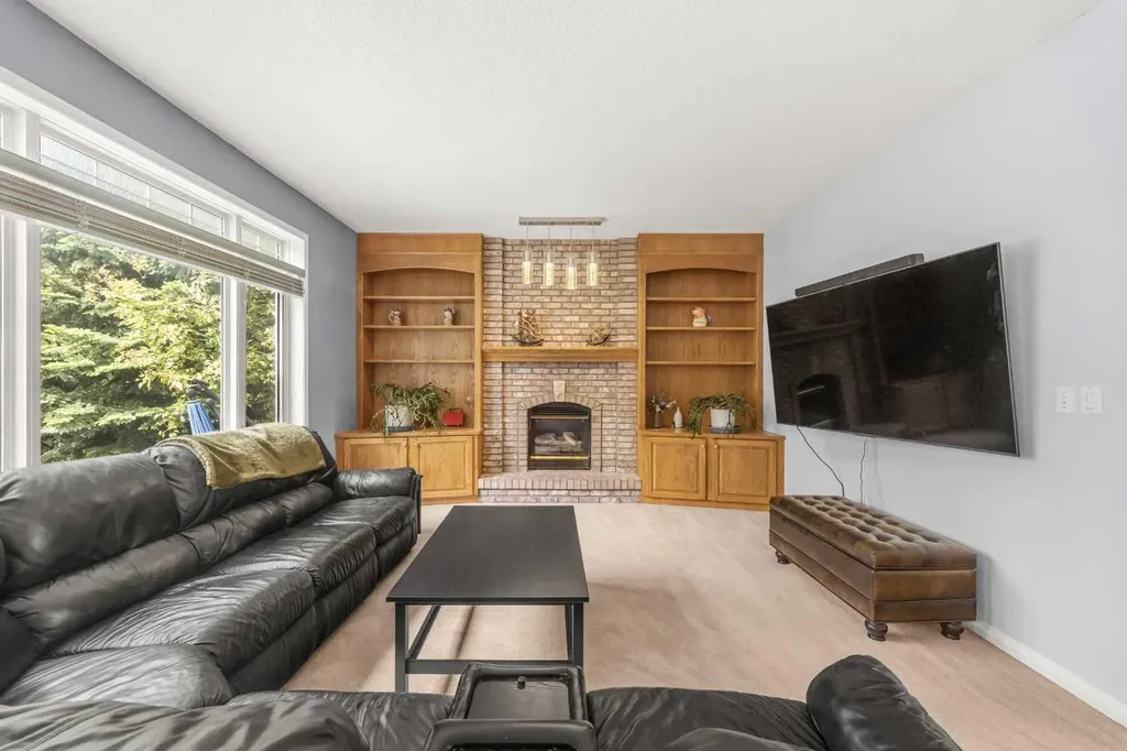 31 Hamptons Heath NW Calgary AB T3A 5E8