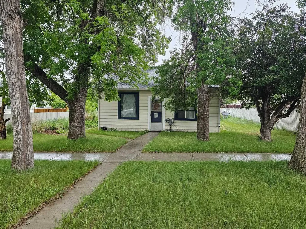 2203 23 Street Nanton AB T0L 1R0