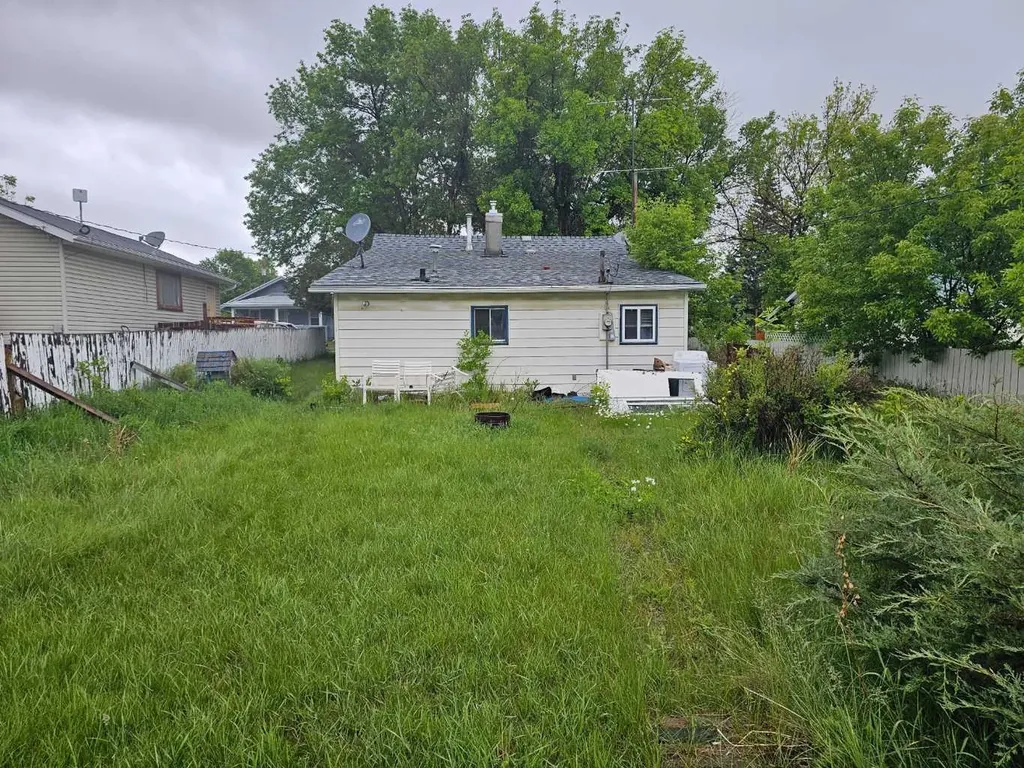 2203 23 Street Nanton AB T0L 1R0