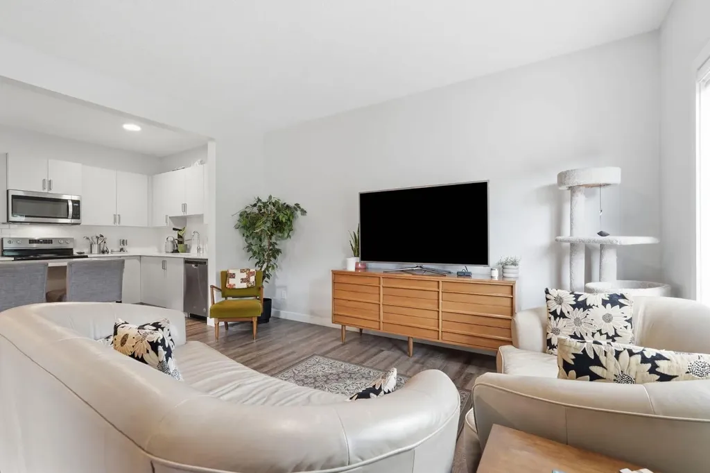 15 Tuscany Summit Square NW Calgary AB T3L 0G1