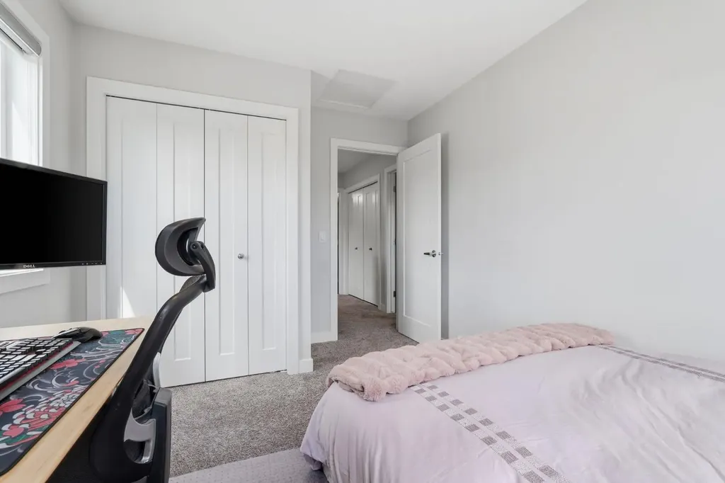 15 Tuscany Summit Square NW Calgary AB T3L 0G1