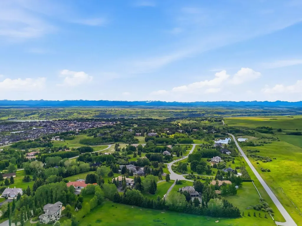 15 Tuscany Summit Square NW Calgary AB T3L 0G1