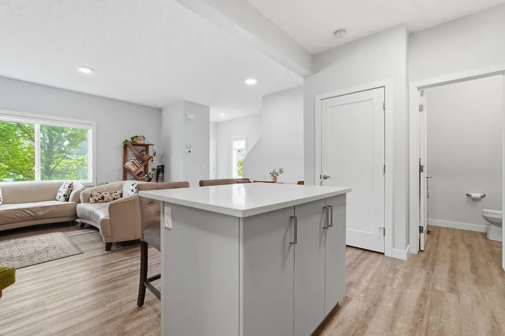 15 Tuscany Summit Square NW Calgary AB T3L 0G1