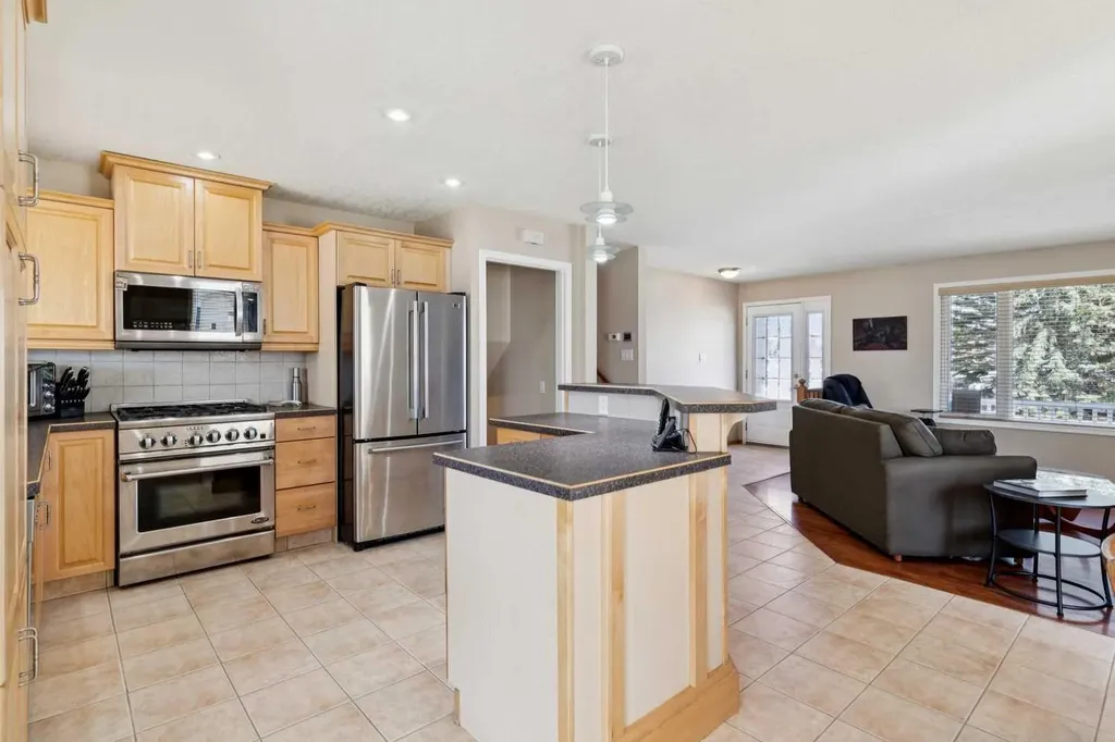 8523 Addison Place SE Calgary AB T2H 1R6