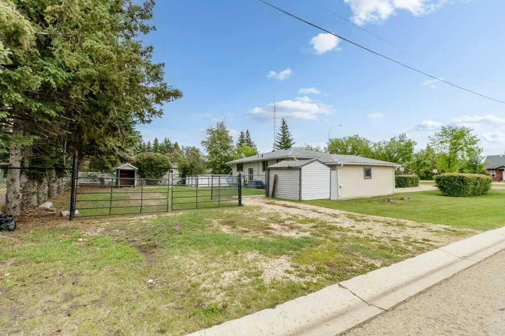 4638 50 Avenue Bentley AB T0C 0J0