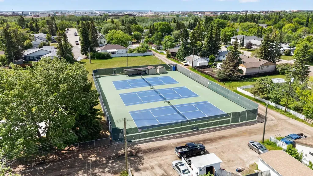 9204 100 Street Grande Prairie AB T8V2K7