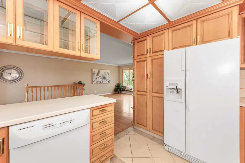 423 Spyhill Road NW Calgary AB T2K 3P1