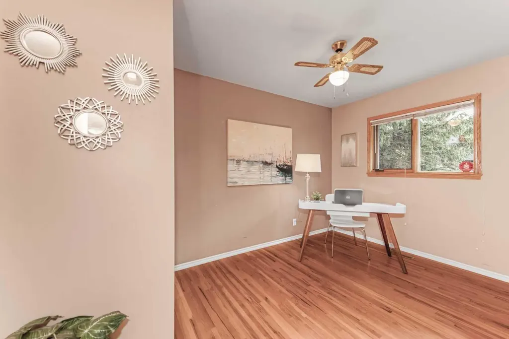 423 Spyhill Road NW Calgary AB T2K 3P1