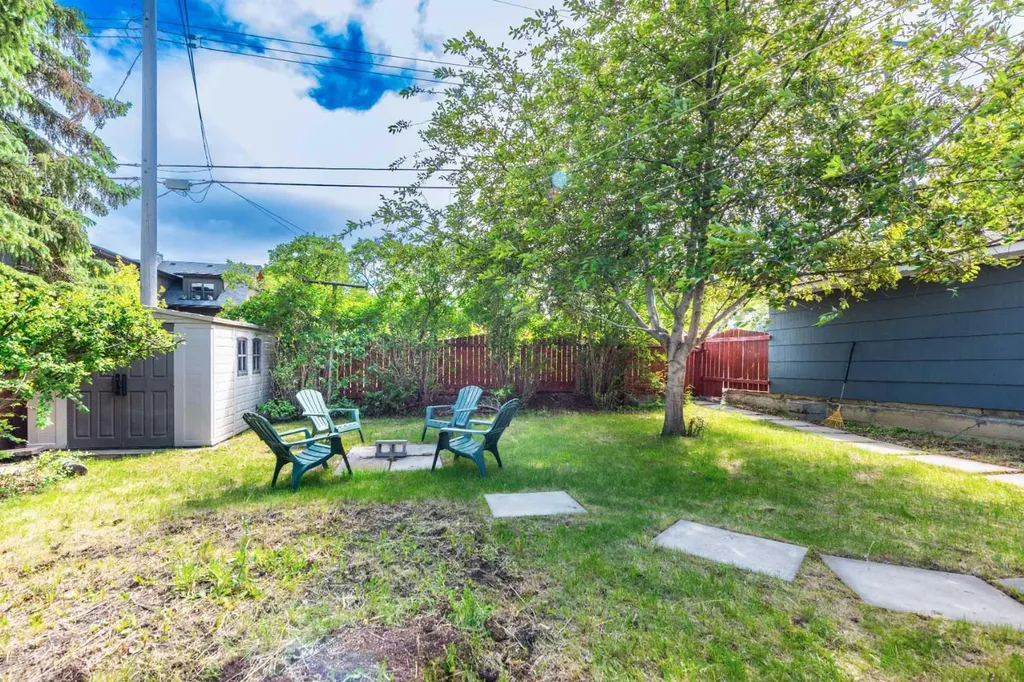423 Spyhill Road NW Calgary AB T2K 3P1